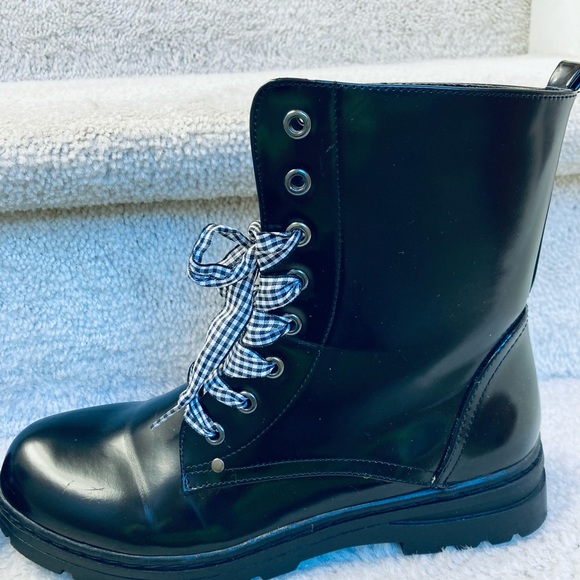 ✨Dirty Laundry Combat Boots✨ - Picture 12 of 15